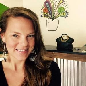 Meet your Posher, Leslie